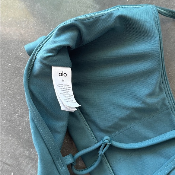 Alo Yoga Airlift Intrigue Bra - Picture 7 of 8